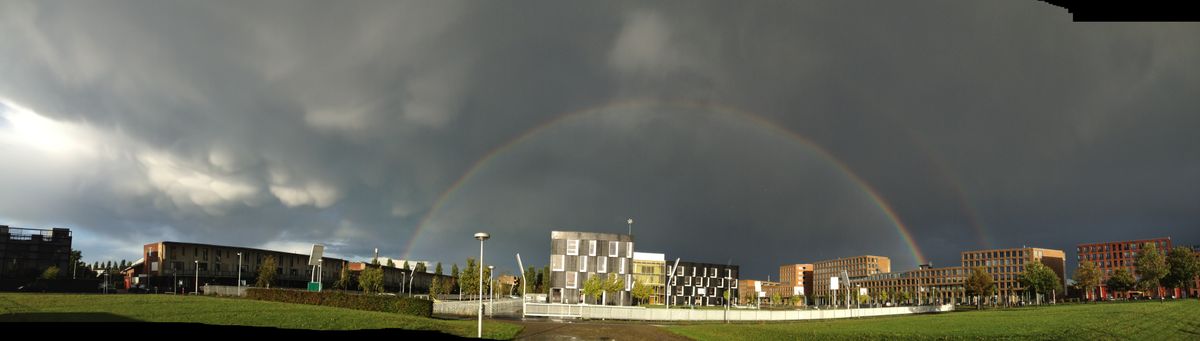 Schitterende luchten tijdens een zomeravond bui