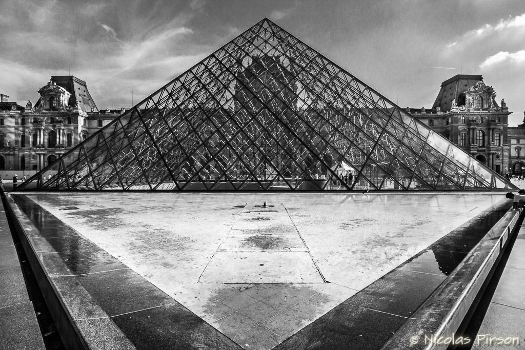 Pyramide du Louvre, Paris