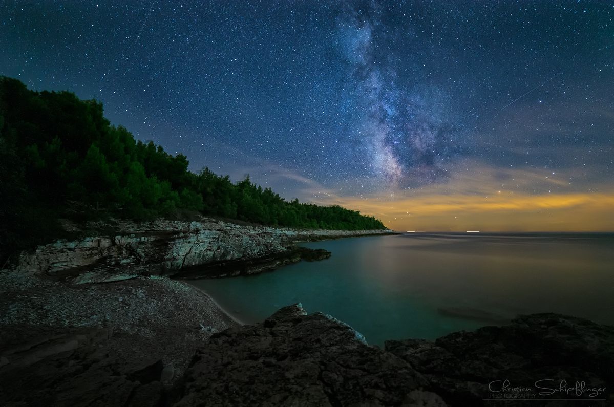 two shots with a skytracker for the nightsky, forground and background at ISO800, 240 sec, f2.8, 14mm