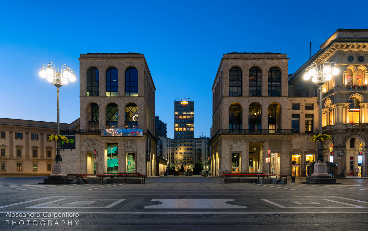 02 - Piazza Duomo Museo Novecento - Alessandro Carpentiero.jpg