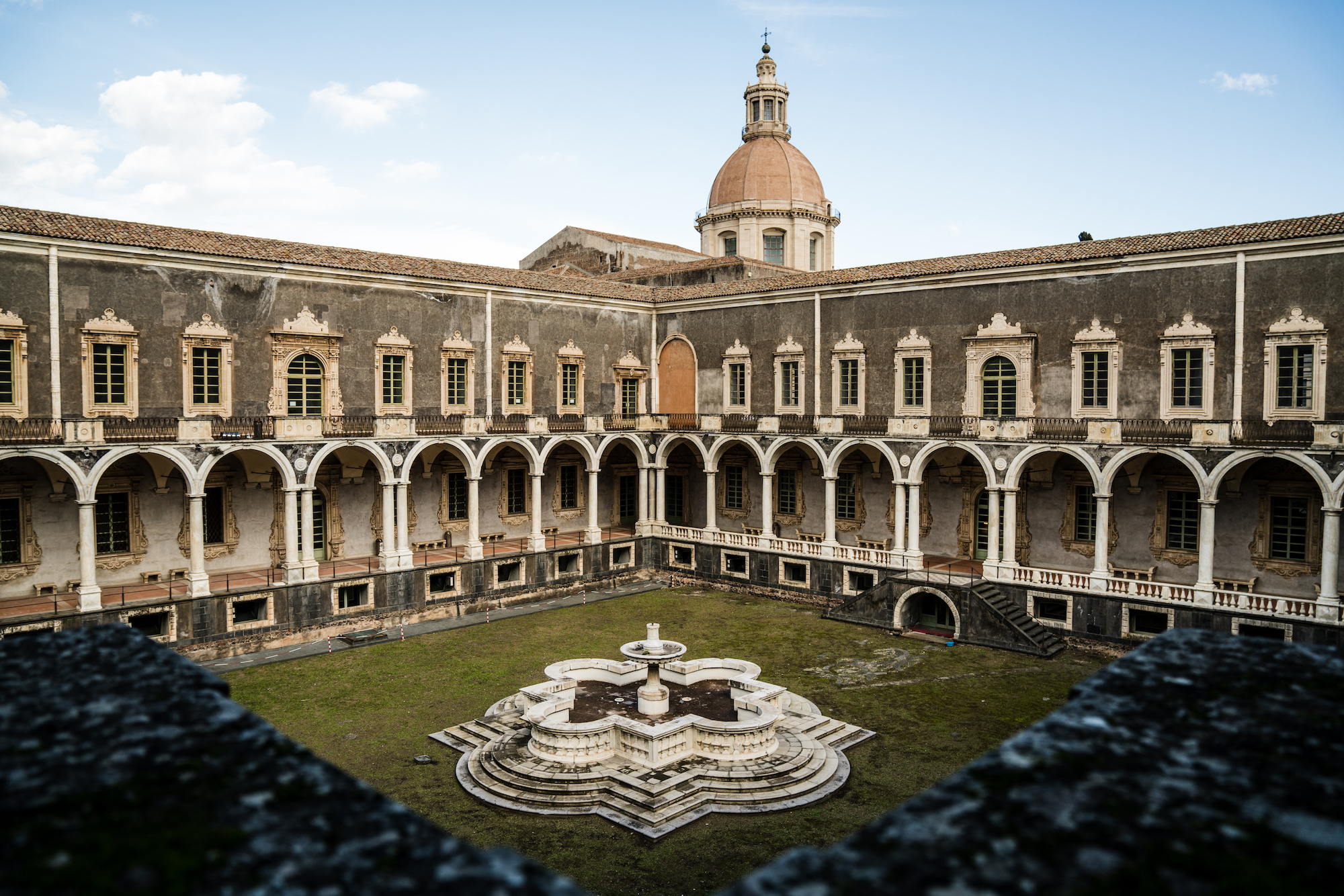 Monastero dei Benedettini di San Nicolò l'Arena - Catania.jpg