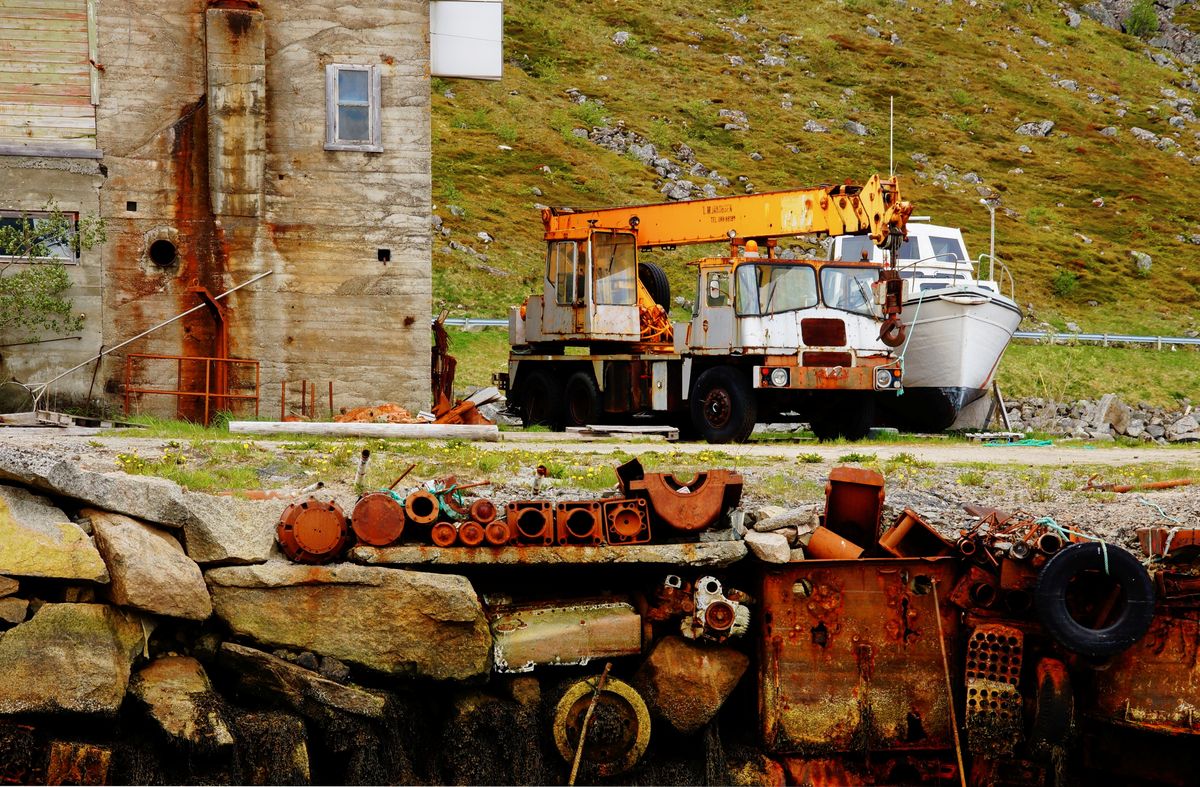 Kaputter Kranwagen, Lofoten, Norwegen